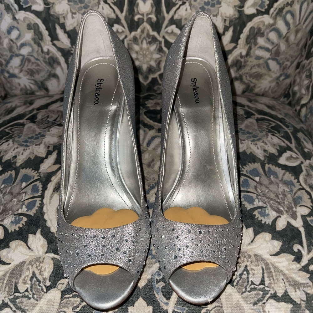 Woman's High Heel Shoes